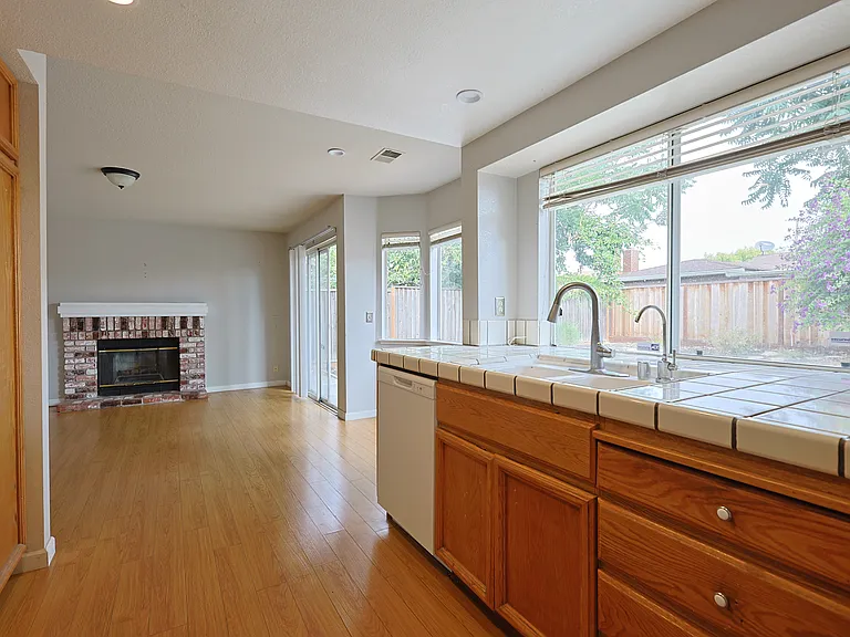 4456 Bush Cir — Photo 8