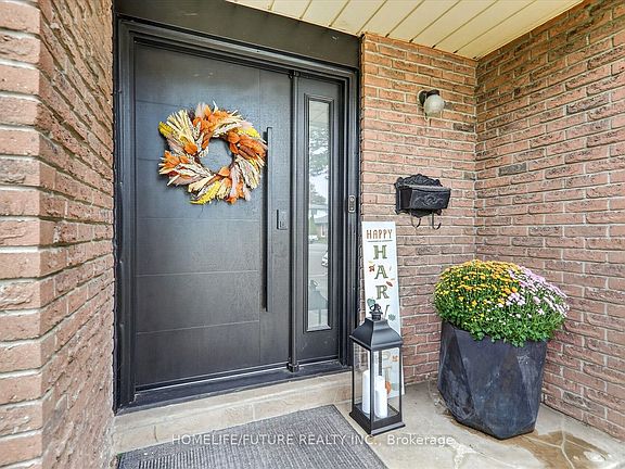 5th image of 7 Toms Ct
