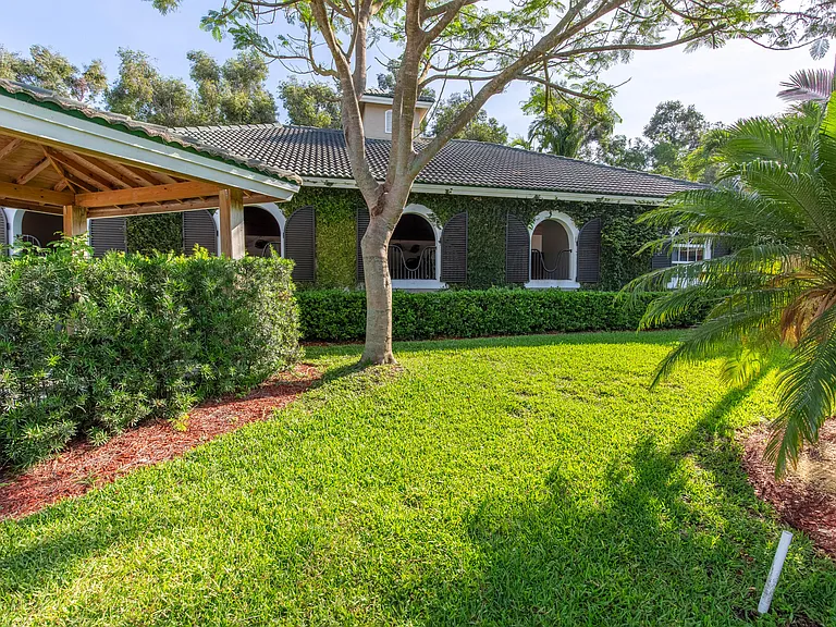 2583 Appaloosa Trl — Photo 32
