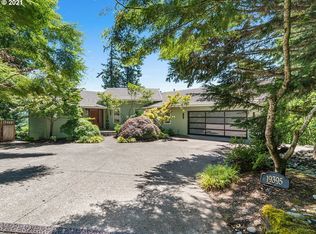 19395 Hill Top Rd, Lake Oswego, OR 97034