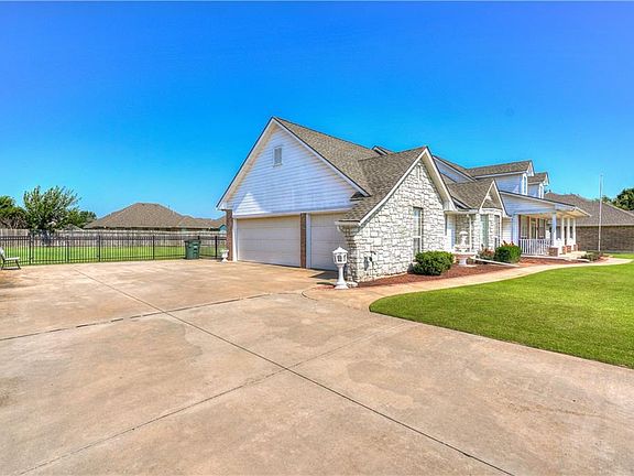 2nd image of 4213 Lamar Dr