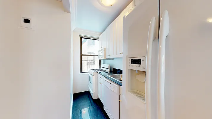 Rented by Bond New York | media 6