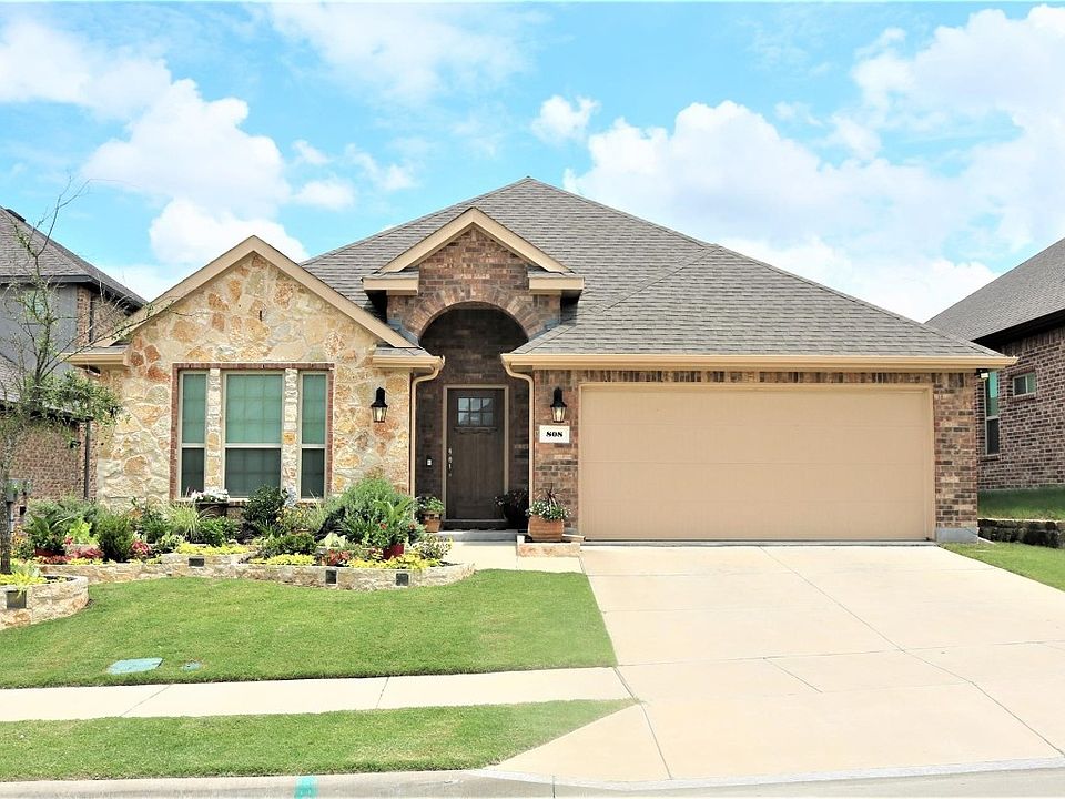 1st image of 808 Bluebird Way