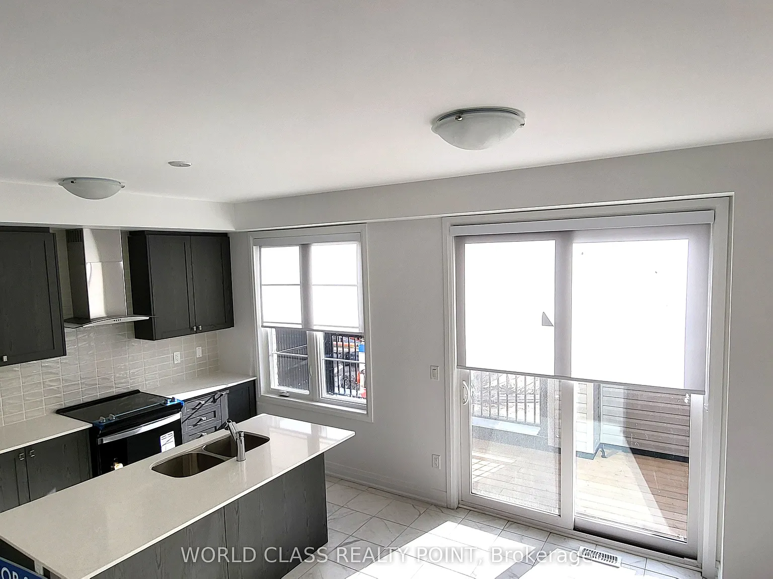 4 bed, $2,975 — Photo 2