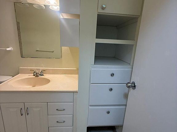 5th image of 423 Sheoah Blvd APT 14