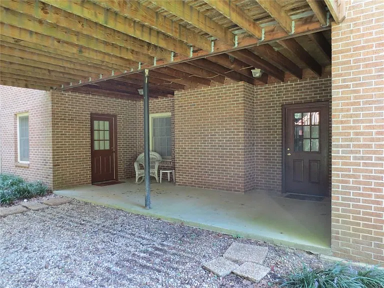 220 Lantern Ridge Ct — Photo 15