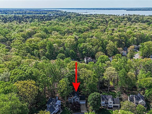 3rd image of 3012 Stoney Creek Dr