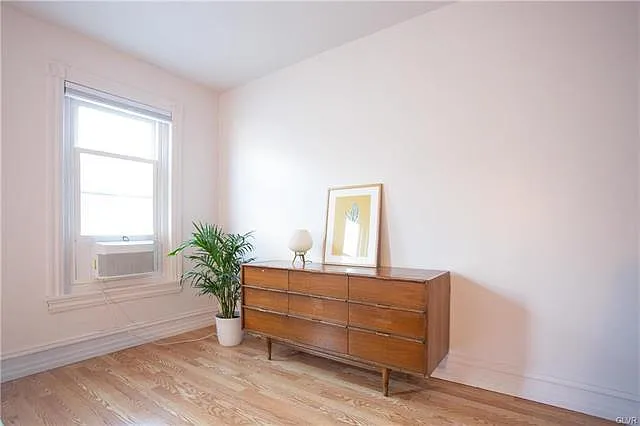 625 Oak St — Photo 13