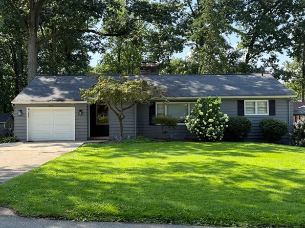 801 Lillian Dr, Hermitage, PA 16148