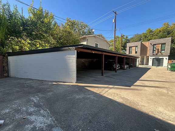 5th image of 2711 E St APT 3