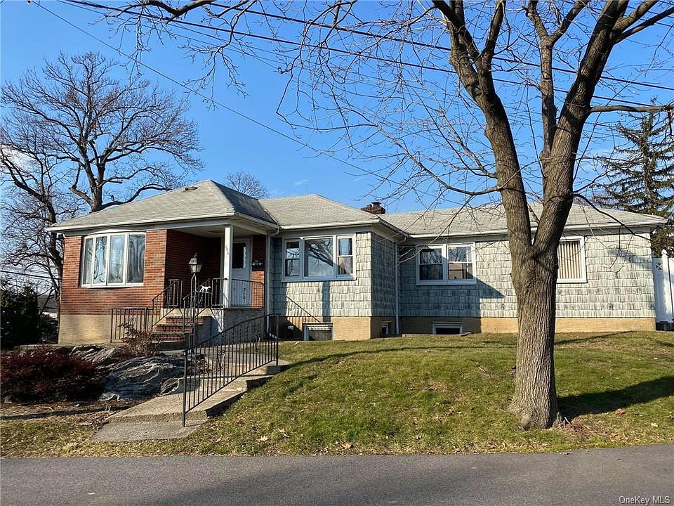 1st image of 106 Brewster Ave