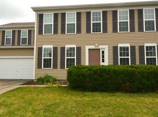 1753 Nancy Ln, Aurora, IL 60504