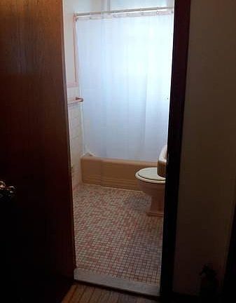 Bathroom--classic pink!