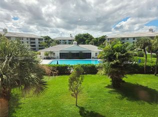 3716 Whitehall Dr APT 304, West Palm Beach, FL 33401
