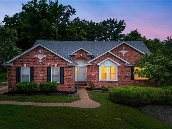 5259 Autumnwinds Dr, Saint Louis, MO 63129
