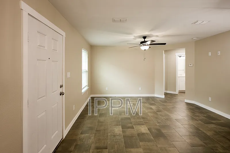 2 bed, 2.0 bath, 876 sqft, $1,100 — Photo 4