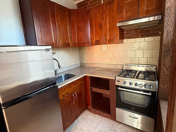 4th image of 416 Bergen St #3