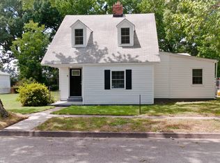 5 N Magruder Rd, Newport News, VA 23605