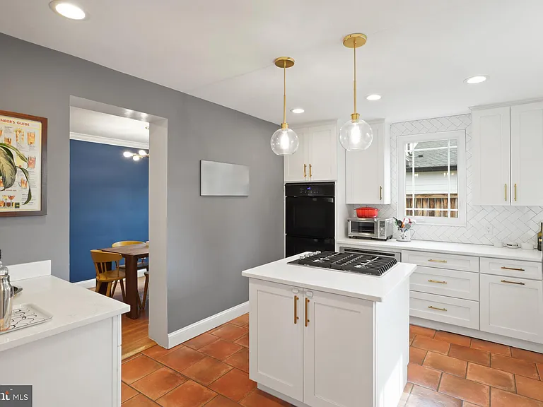 6915 Farragut Ave — Photo 11