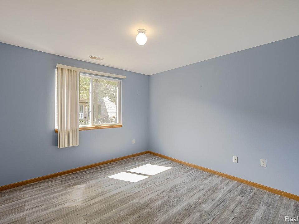 2154 Frazho Rd, photo 16