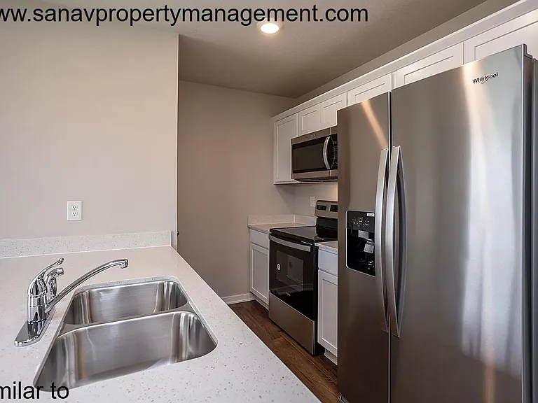 1112 Cove St SE — Photo 5