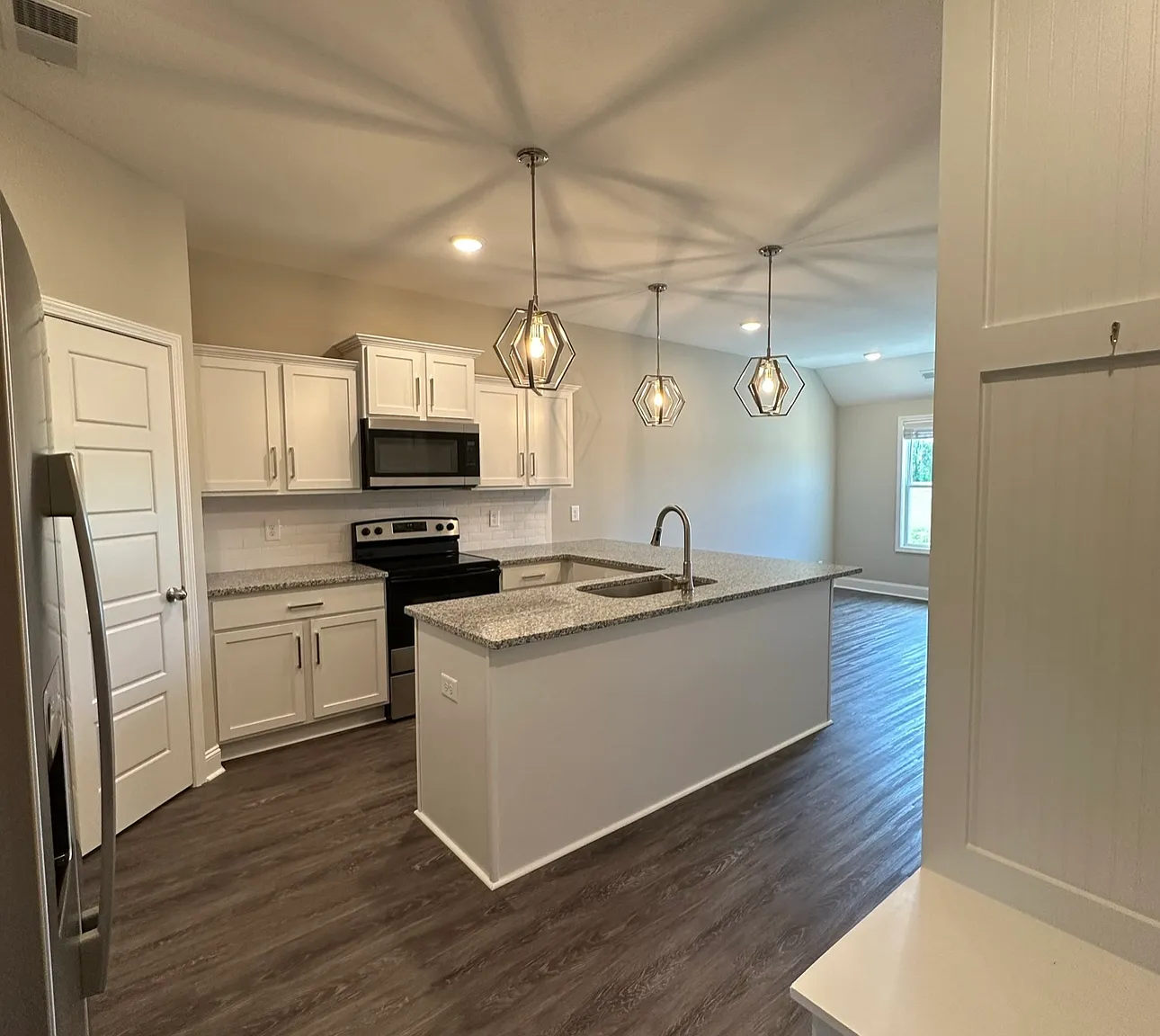 208 Drayton Drive - A — Photo 2