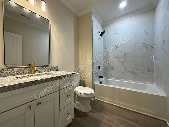 307 N Catawba St — Photo 10