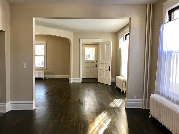 4th image of 1011 Ashland Ave