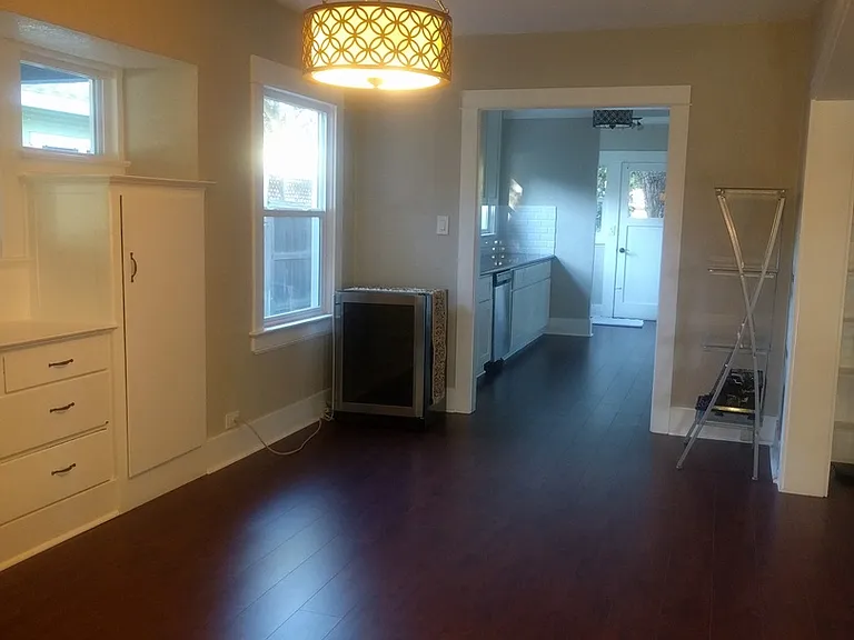 537 Auburn St — Photo 7