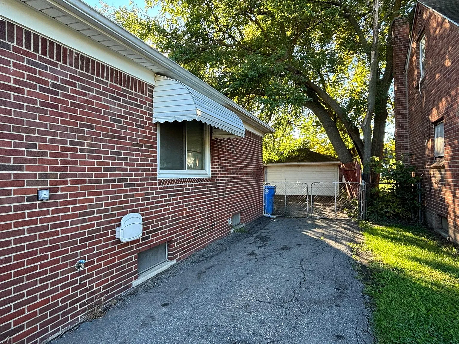 3 bed, 995 sqft, $1,250 — Photo 3