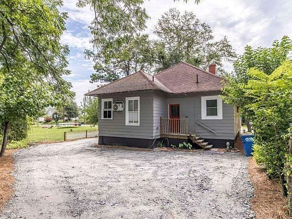 5th image of 1475 3rd St