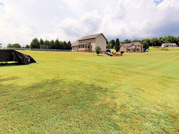5th image of 109 Giffin Cir