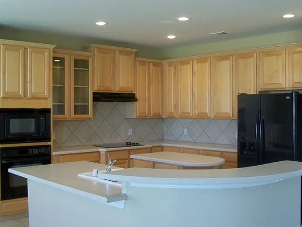 5 bed, 3.5 bath, 3872 sqft, $3,865 — Photo 2