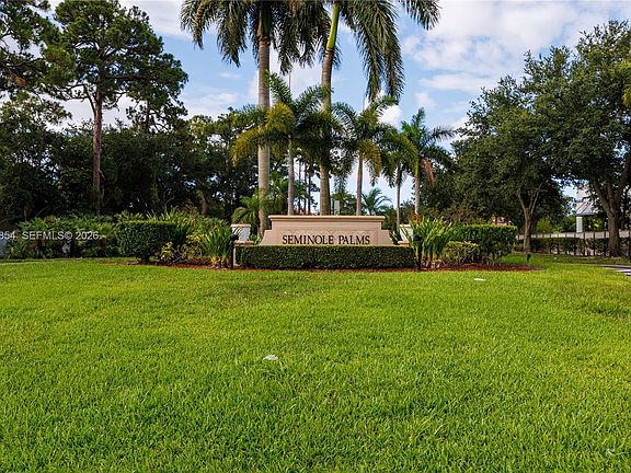 2nd image of 1606 Seminole Palms Dr