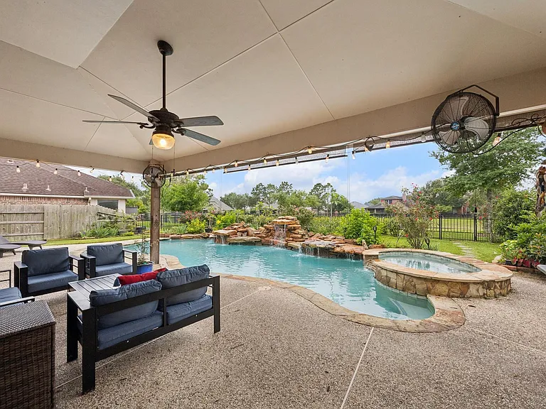 1125 Shady Knoll Ln — Photo 29