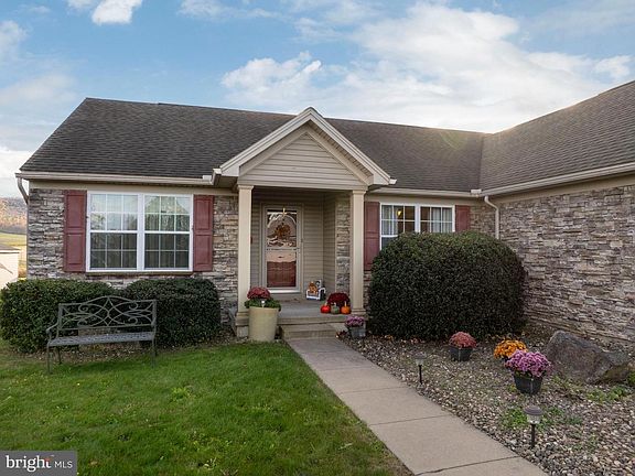 5th image of 245 Archers Glen Cir