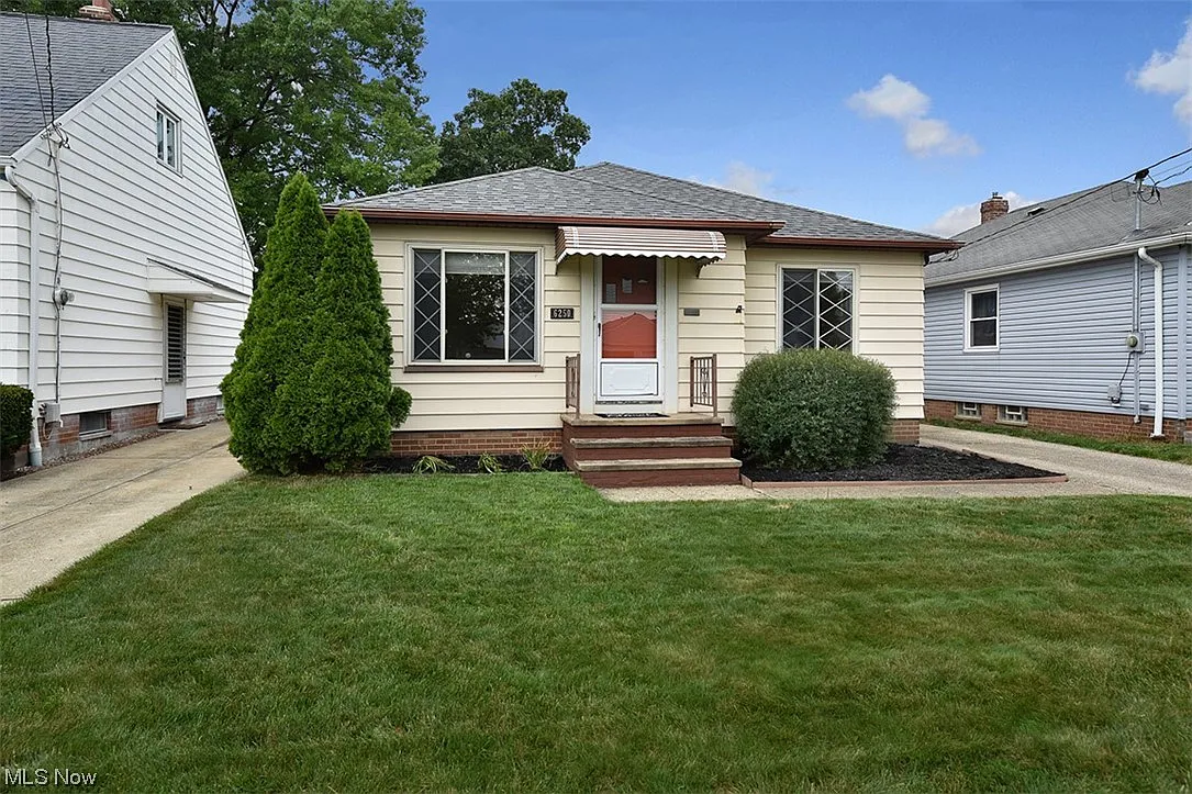 6250 Westminster Dr photo 1