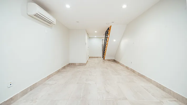 Rented by Nooklyn NYC LLC | media 34