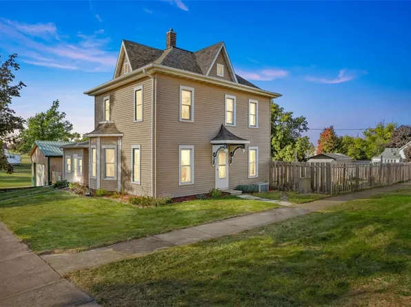 502 2nd St, Elberon, IA 52225