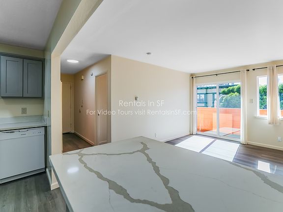 4th image of 726 Oak St APT 101