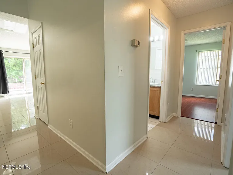 2441 University Blvd S — Photo 5