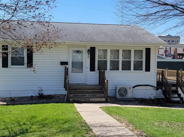 309 Guyer St, West Union, IA 52175