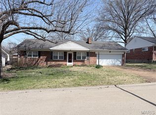 715 Kirkshire Dr, Saint Louis, MO 63122
