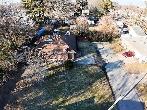 4th image of 55 Calhoun St