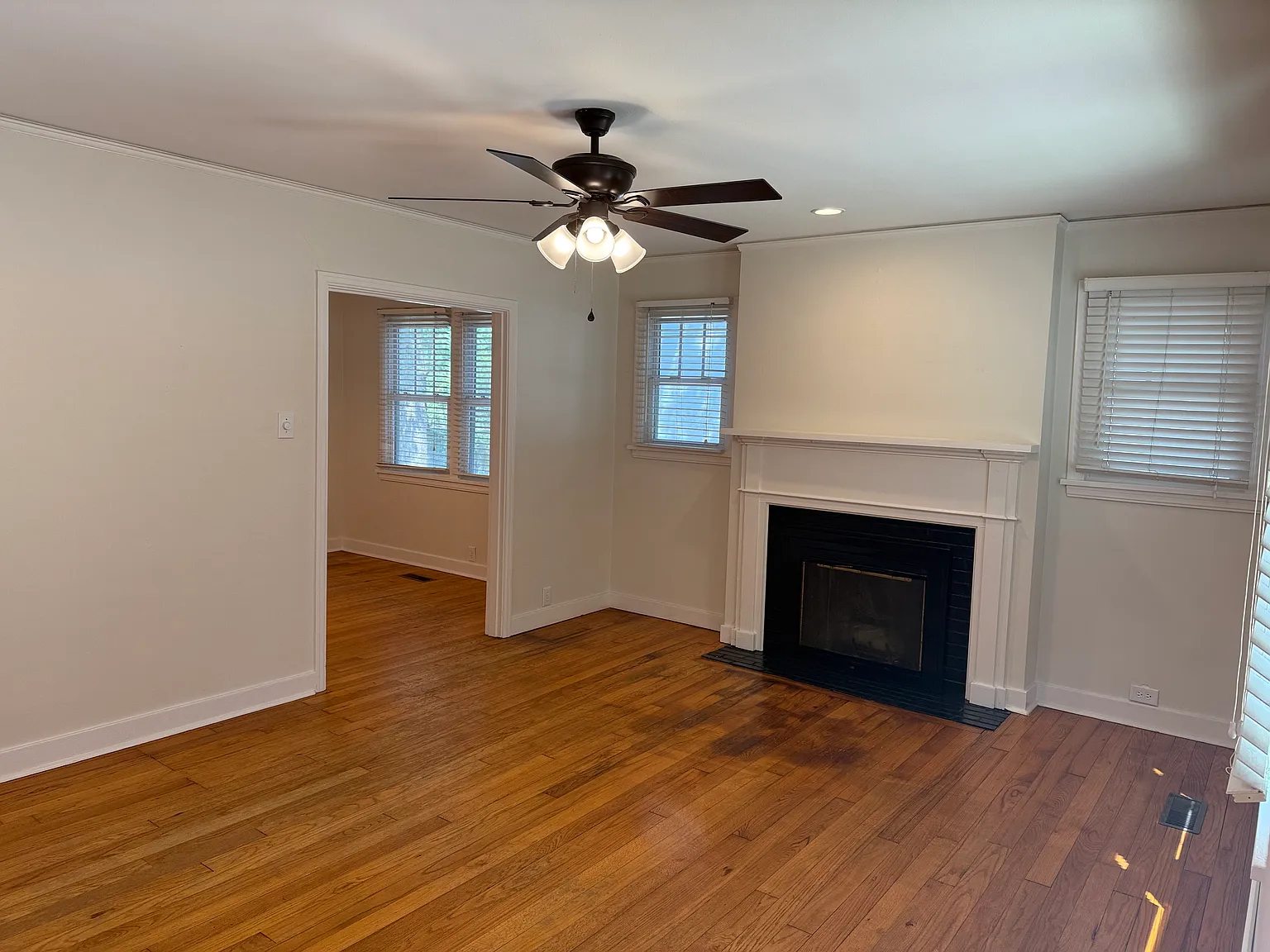 3 bed, 1255 sqft, $1,750 — Photo 3