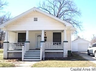 227 N 4th St, Girard, IL 62640
