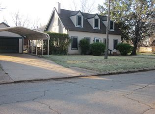 409 3rd St SE, Childress, TX 79201