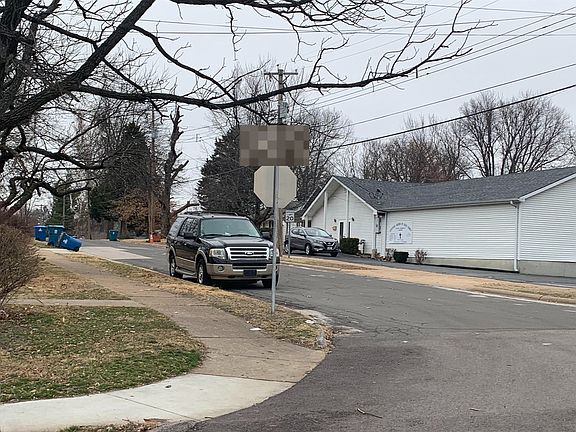 4th image of 9525 Trescott Ave