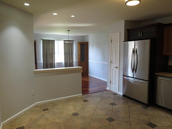 4th image of 4316 Bedford Dr