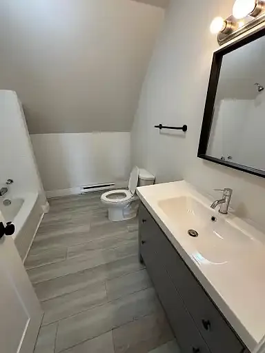 67 Queen St S #1A — Photo 9